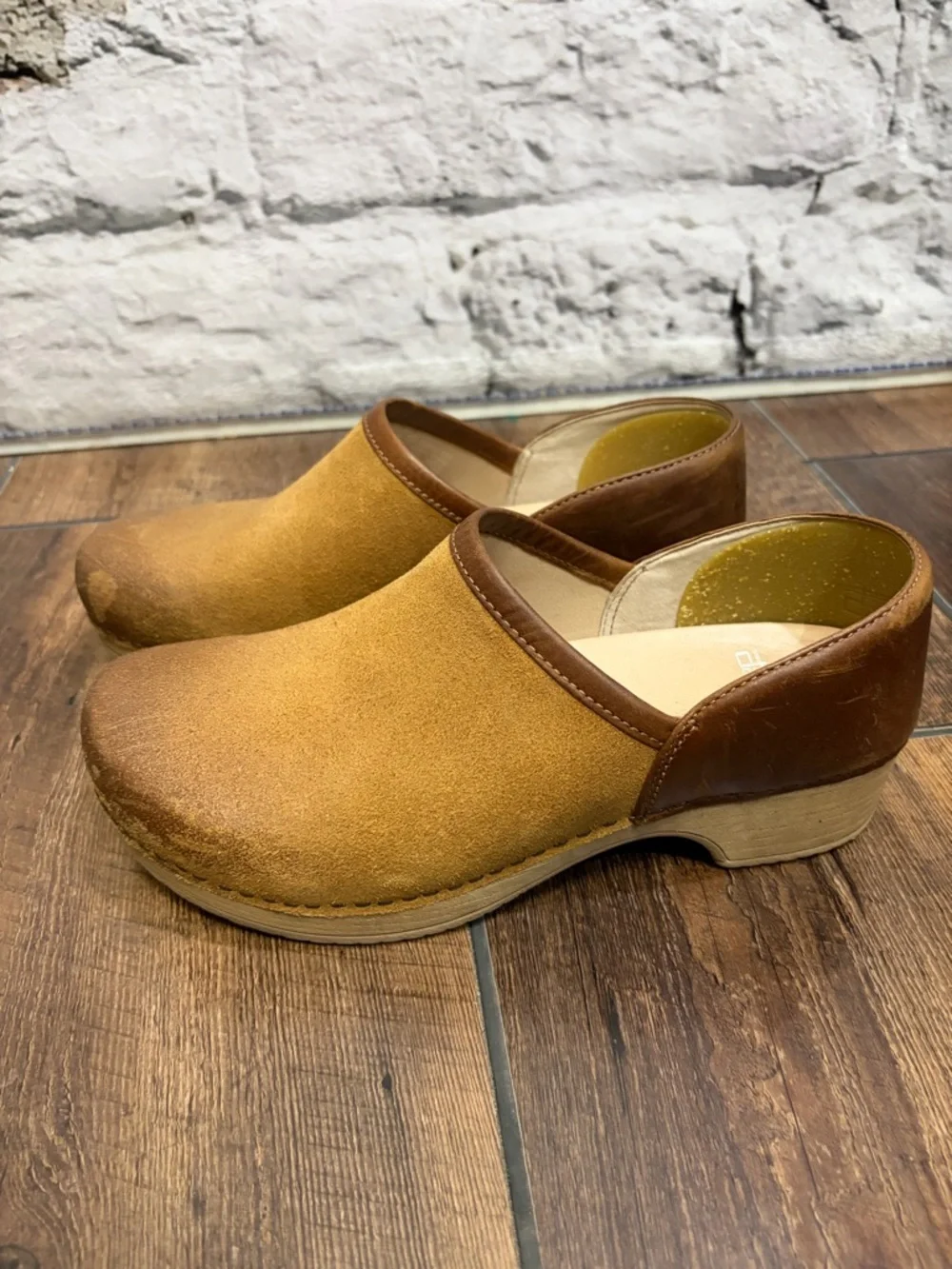 Dansko Brenna Clogs Tan Burnished Suede Slip On Comfort Leather Stain Resistant - Picture 3 of 8